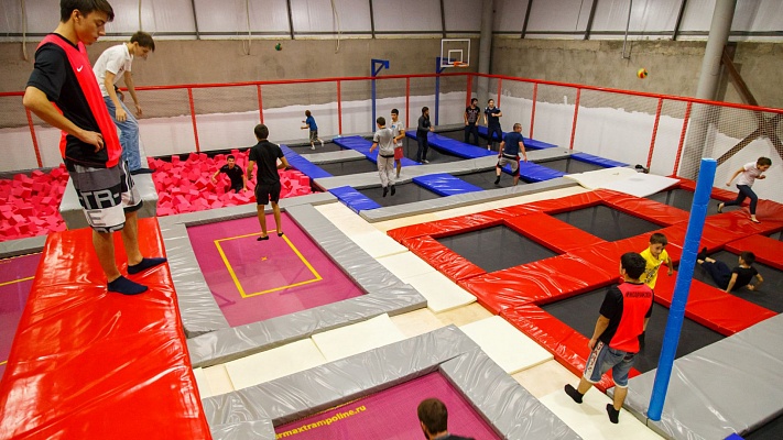 Прыжки в батутном центре в Муроме. Сервис Ultra Подарки. Купить подарочный сертификат на батутный центр. Подарите прыжки на батуте для детей и взрослых в Муроме. Сервис UltraPodarki.ru 8 800 505 95 30. Батутный центр Муром, батутный центр, прыжки на батуте Муром, купить батут Муром, батут, батут Муром