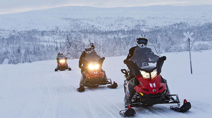 Катание на снегоходах в Муроме в подарок. Сервис Ultra Подарки
. Подарочный сертификат на катание на снегоходах в Муроме с друзьями. Закажите прокат снегоходов в подарок для мужчины по привлекательным ценам. Живописные маршруты для езды на снегоходах это отличная возможность активного отдыха. Сервис UltraPodarki.ru 8 800 505 95 30. катание на снегоходах, подарочный сертификат на катание на снегоходе, прокат снегоходов, прокат снегоходов Муром, катание на снегоходах Муром, езда на снегоходе